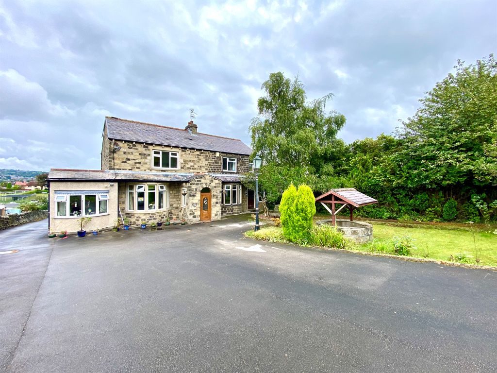 5 bed detached house for sale in Keighley Road, Steeton, Keighley BD20, £475,000