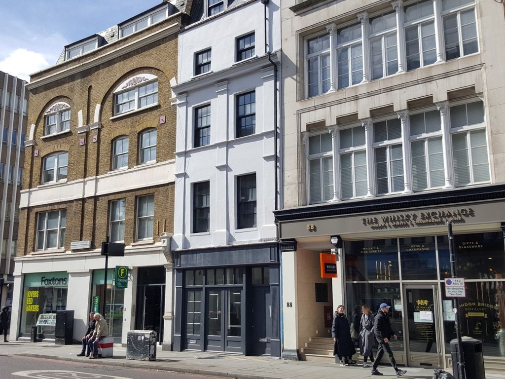 Office to let in Borough High Street, London SE1, £19,360 pa