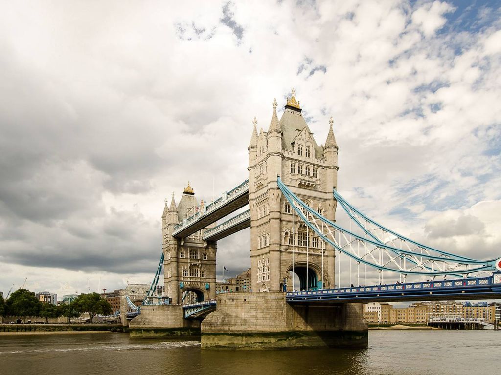 2 bed flat for sale in One Tower Bridge, London Bridge, London SE1, £4,500,000