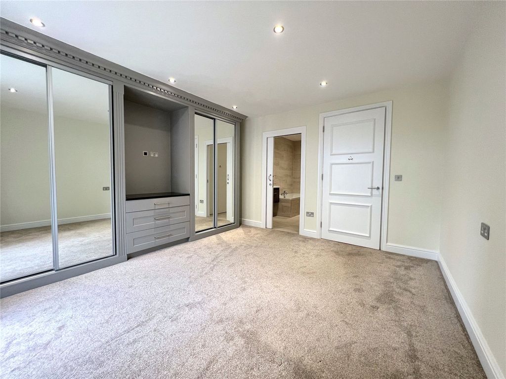 1 bed flat for sale in Stratton Place, Stratton, Cirencester, Gloucestershire GL7, £350,000