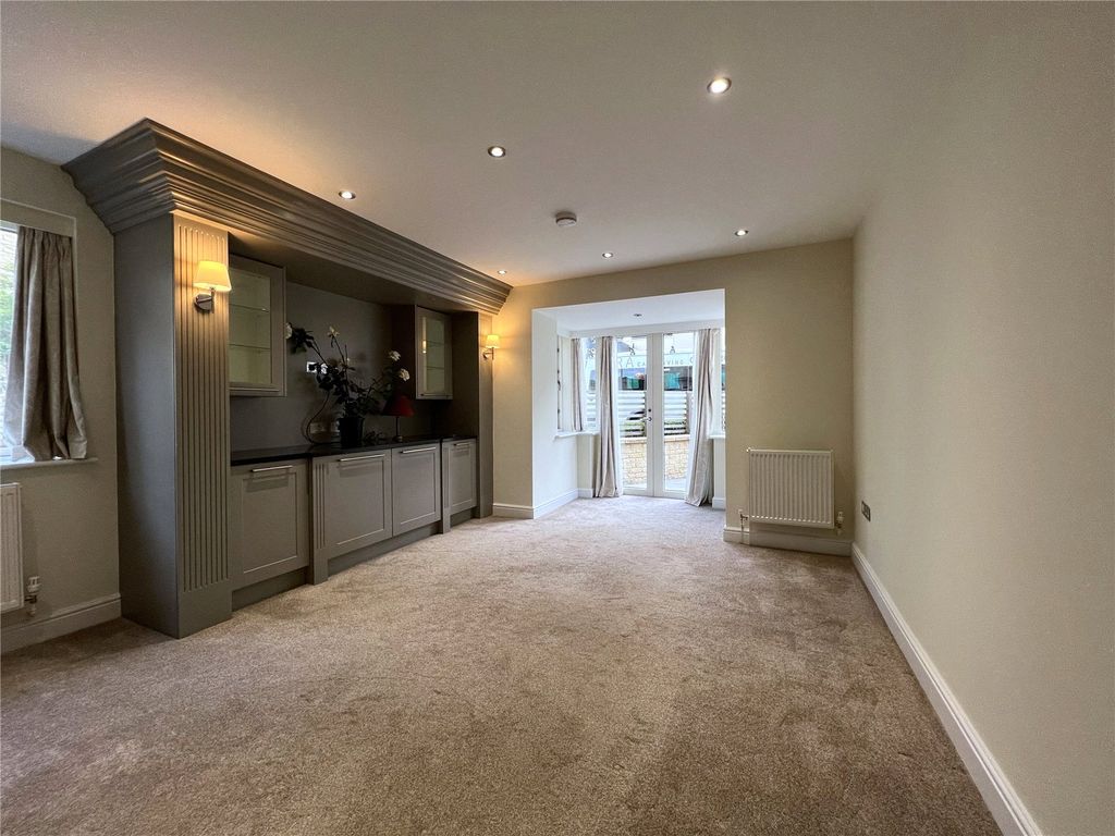 1 bed flat for sale in Stratton Place, Stratton, Cirencester, Gloucestershire GL7, £350,000