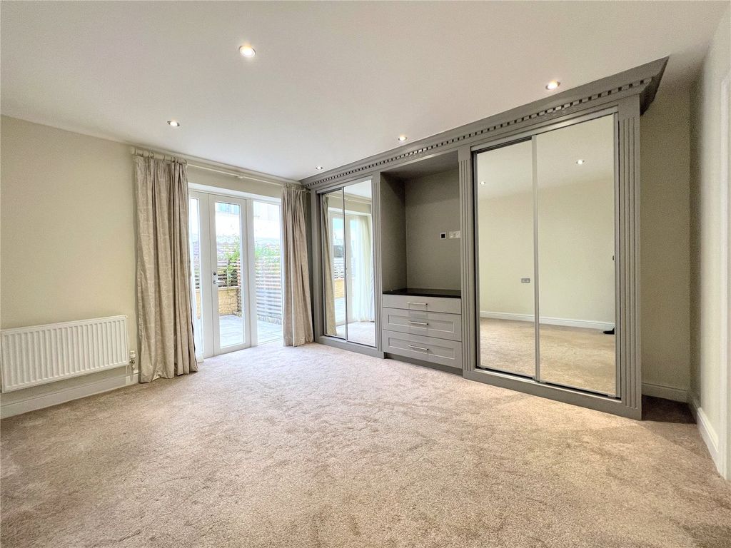 1 bed flat for sale in Stratton Place, Stratton, Cirencester, Gloucestershire GL7, £350,000