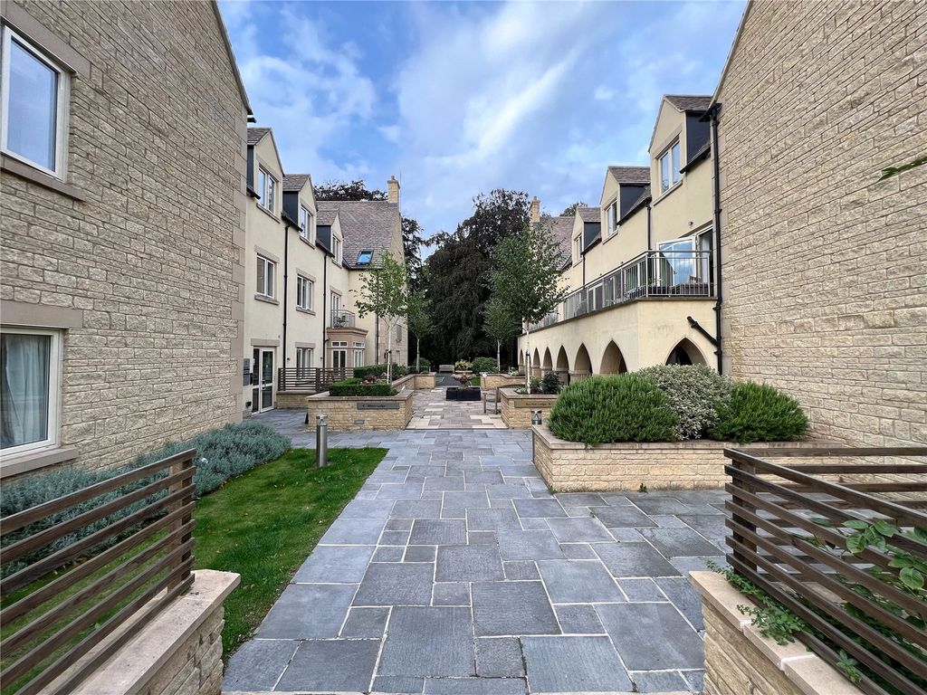 1 bed flat for sale in Stratton Place, Stratton, Cirencester, Gloucestershire GL7, £350,000