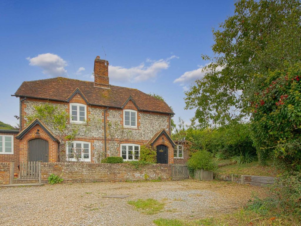 2 bed semi-detached house to rent in Bacres Farm Cottage, Henley On Thames RG9, £1,995 pcm