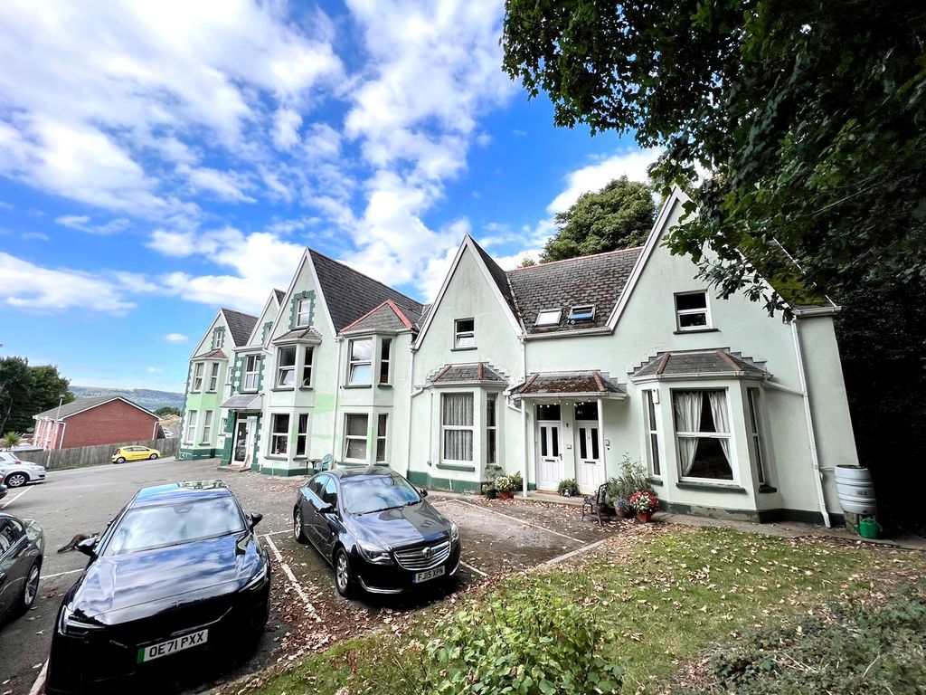 1 bed flat for sale in Old Road, Briton Ferry, Neath. SA11, £70,000