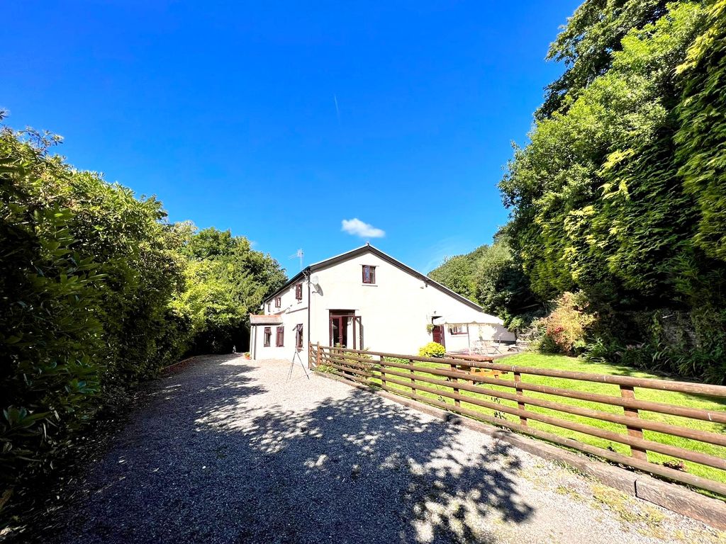 4 bed detached house for sale in Lonlas, Neath, Neath Port Talbot. SA10, £550,000