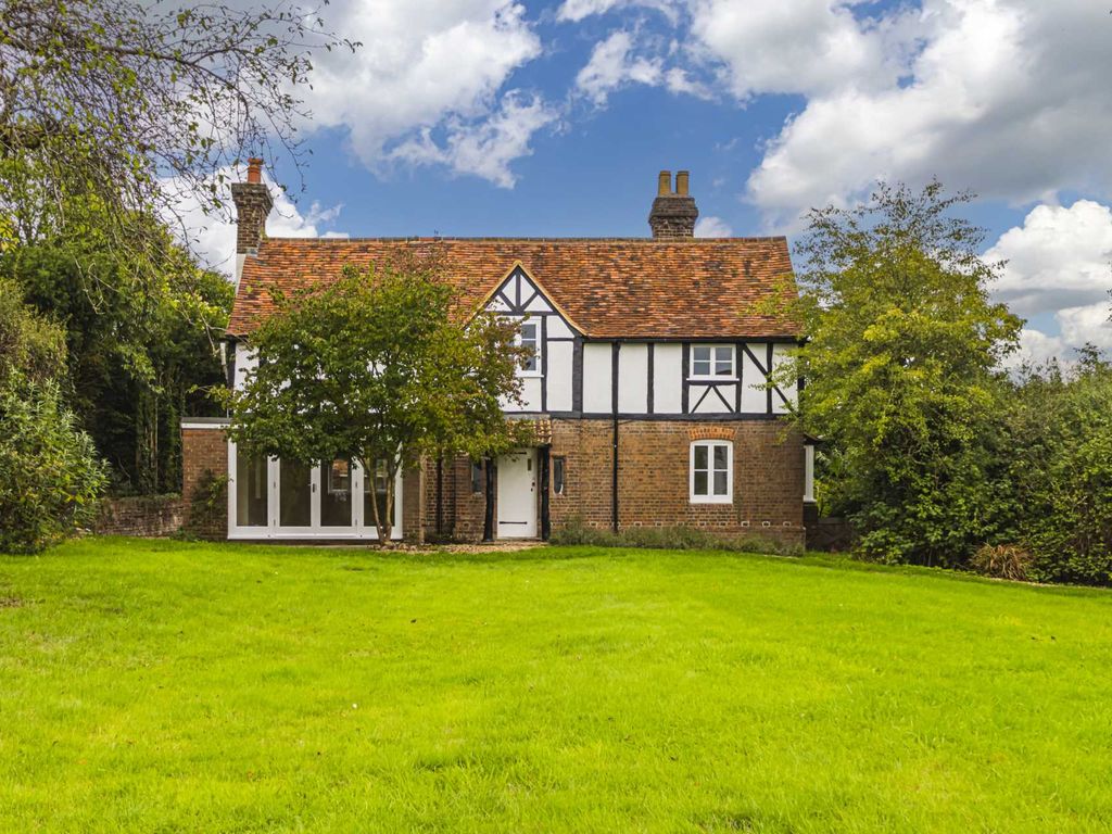 3 bed cottage to rent in Sergehill Lane, Bedmond WD5, £2,400 pcm