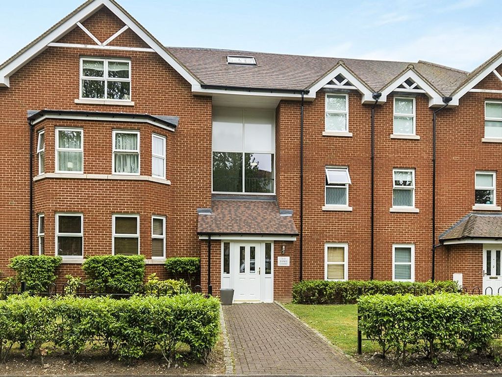 2 bed flat for sale in Stanley Road, Sutton SM2, £370,000
