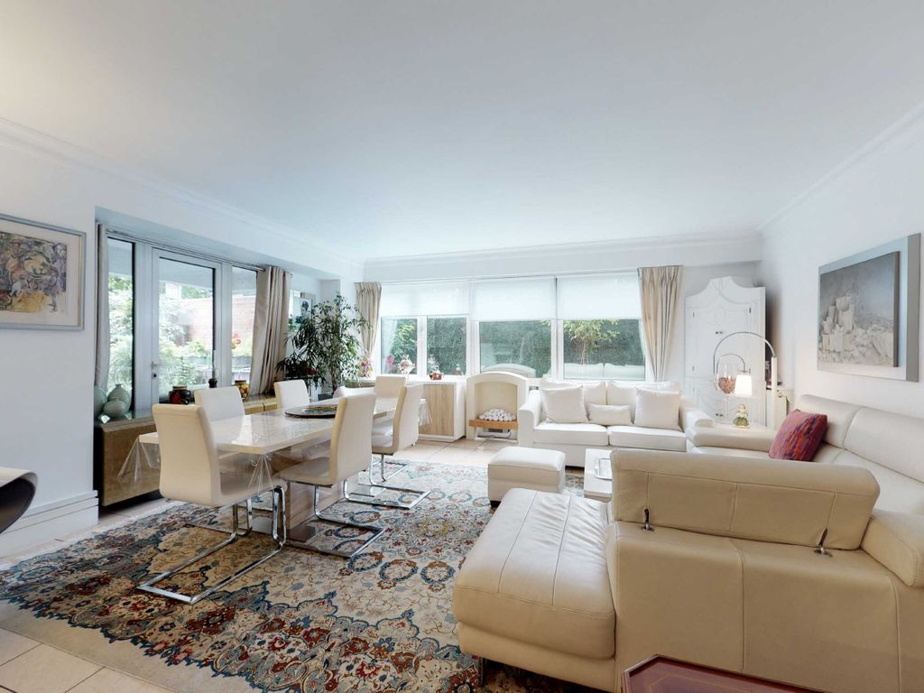 3 bed flat for sale in Beverly House, 133 Park Road, London NW8, £2,000,000