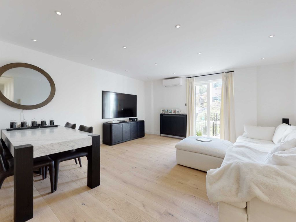 1 bed flat for sale in Alberts Court, 2 Palgrave Gardens, London NW1, £900,000