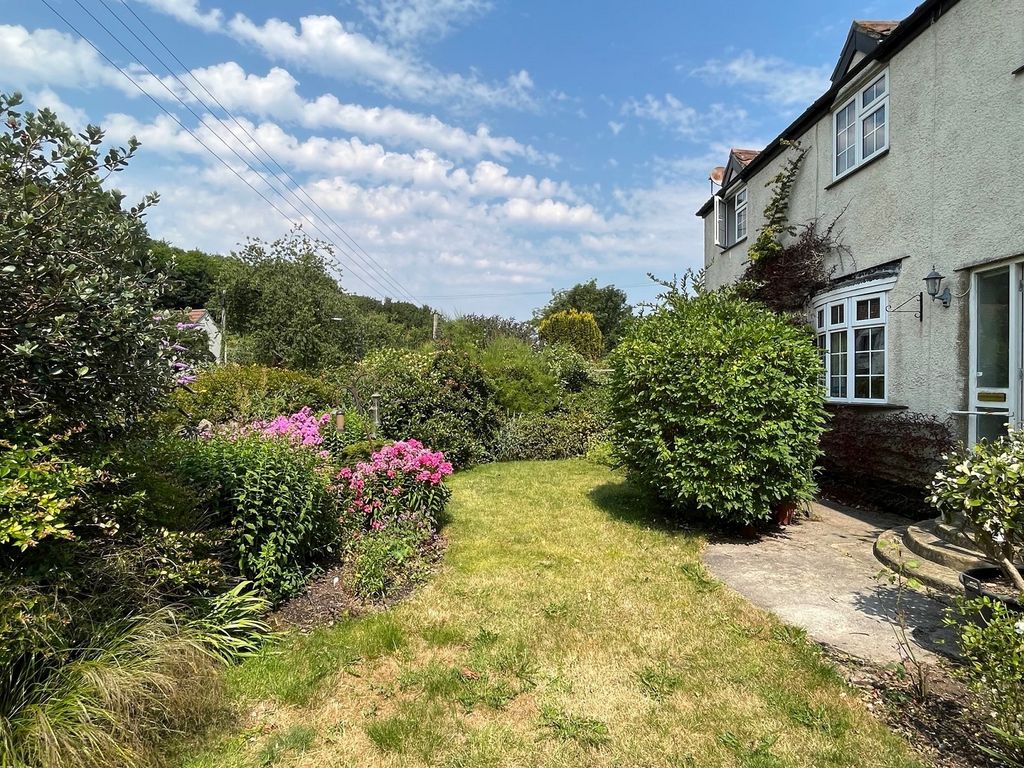 3 bed detached house for sale in Castle Hill, Banwell, North Somerset. BS29, £325,000