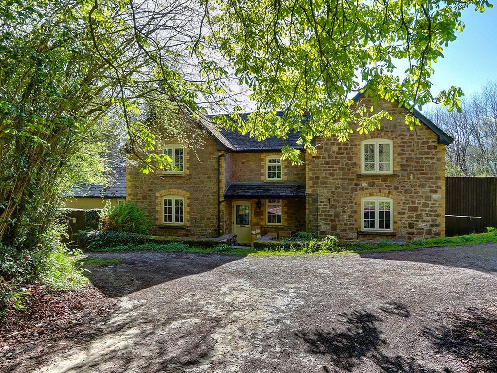 4 bed detached house for sale in Clanna, Alvington, Lydney, Gloucestershire. GL15, £850,000