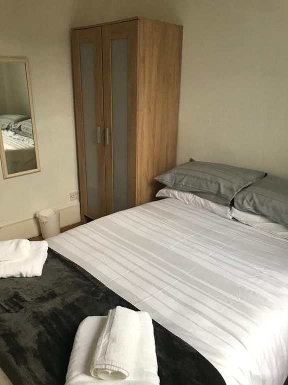 3 bed maisonette for sale in Sylvan Avenue, London N22, £515,000