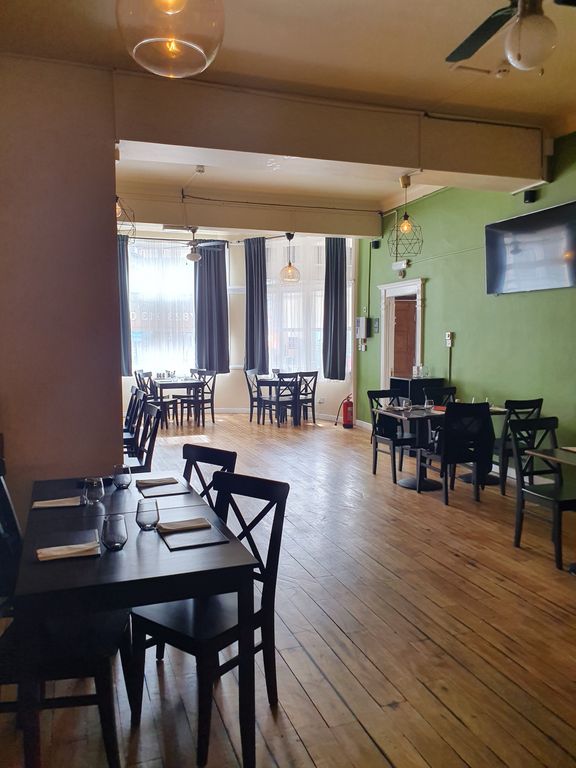 Restaurant/cafe to let in Guildford Street, Luton, Bedfordshire LU1, £20,000 pa