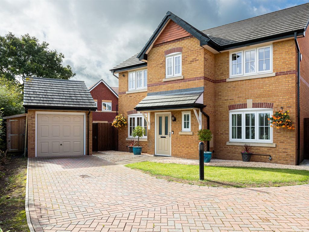 4 bed detached house for sale in Middlefield Close, Alsager, Stoke-On-Trent ST7, £440,000