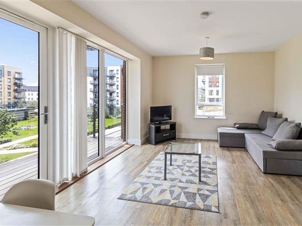 2 bed flat to rent in Peninsula Quay, Pegasus Way ME7, £1,450 pcm
