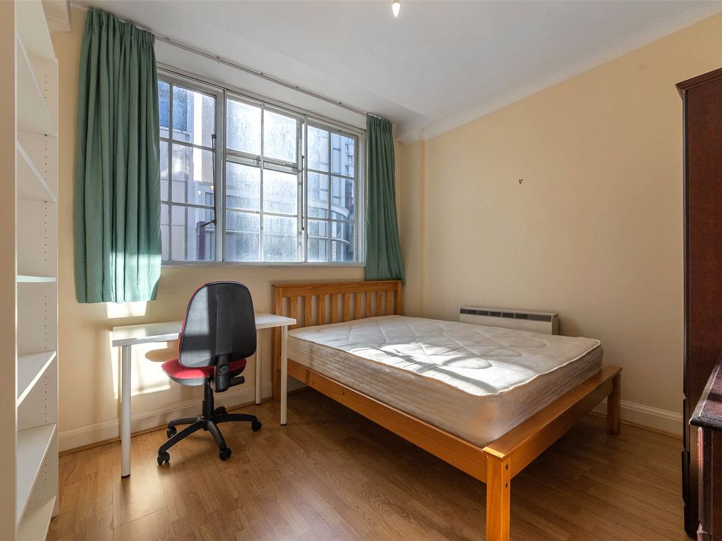 2 bed flat for sale in North Block, County Hall Apartments, 1C Belvedere Road SE1, £700,000