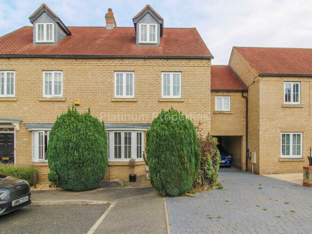 4 bed town house to rent in Alexander Chase, Ely CB6, £1,450 pcm