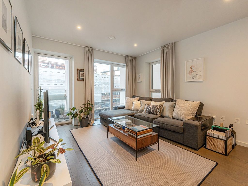 2 bed flat for sale in King's Cross, London N7, £795,000