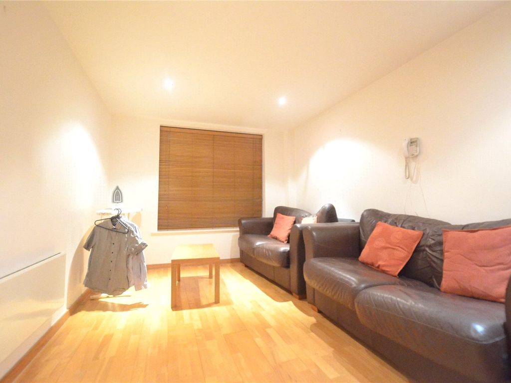 2 bed flat for sale in Oldham Street, Liverpool, Merseyside L1, £85,000