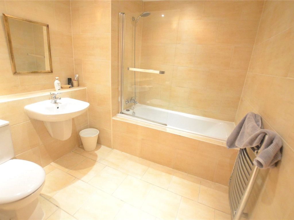 2 bed flat for sale in Oldham Street, Liverpool, Merseyside L1, £85,000