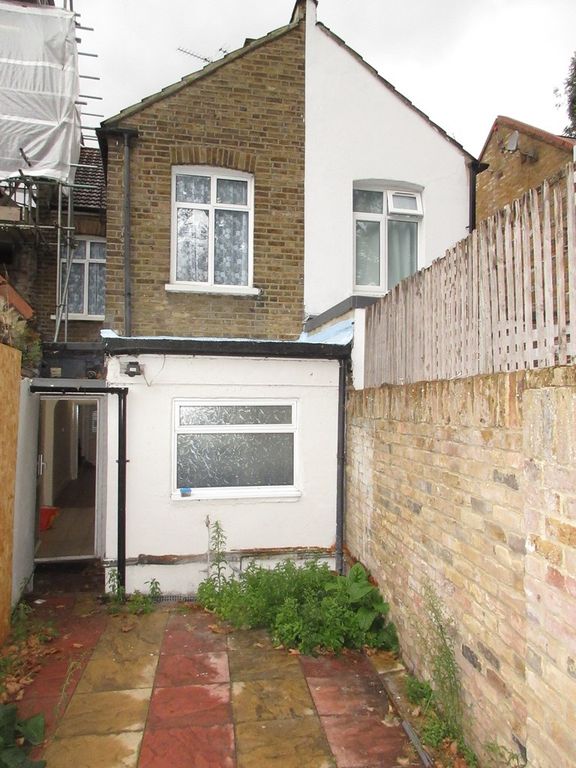 3 bed terraced house for sale in Heston Road, Heston, Hounslow TW5, £415,000