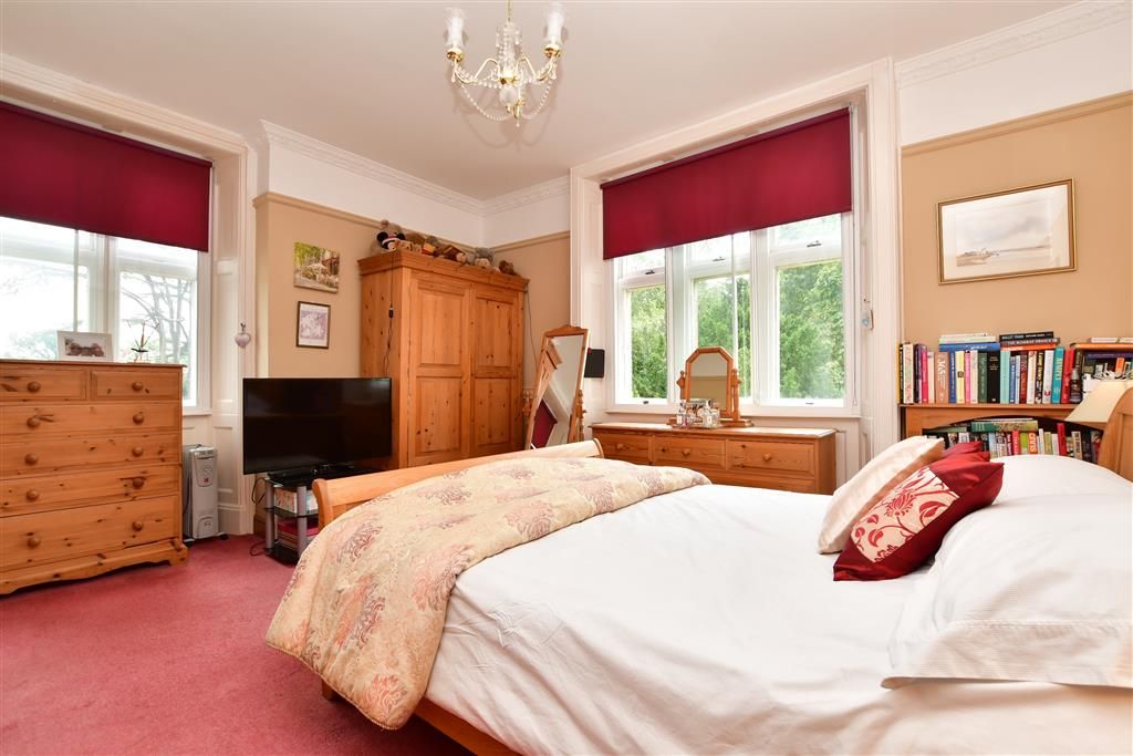 2 bed flat for sale in Rusper Road, Capel, Dorking, Surrey RH5, £350,000