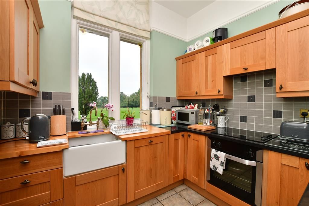 2 bed flat for sale in Rusper Road, Capel, Dorking, Surrey RH5, £350,000