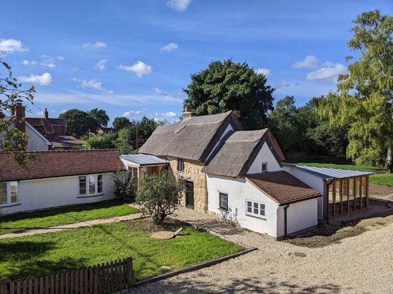 3 bed cottage for sale in Bowling Alley, Oving, Aylesbury HP22, £800,000