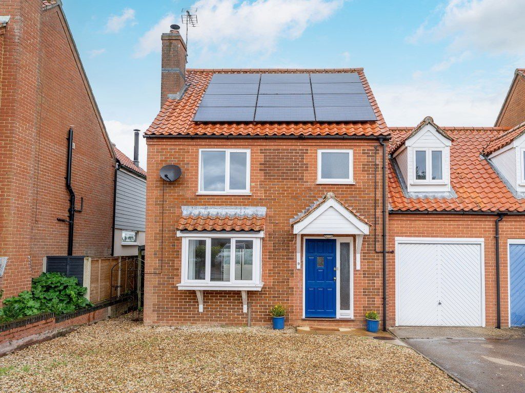 4 bed link-detached house for sale in Windmill Hill, Great Bircham, King