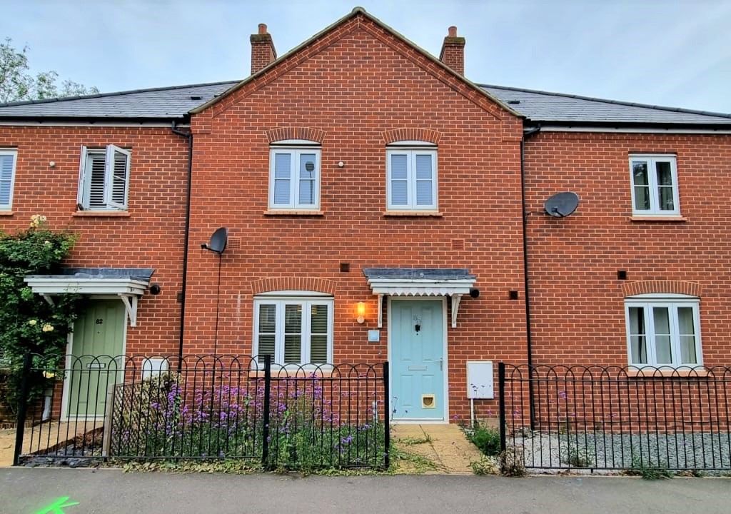 2 bed property to rent in Ivel Road, Shefford SG17, £1,150 pcm