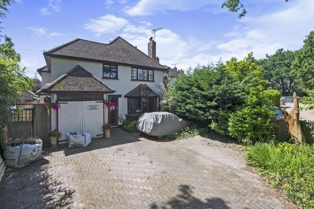 5 bed detached house for sale in New Haw, Surrey KT15, £775,000