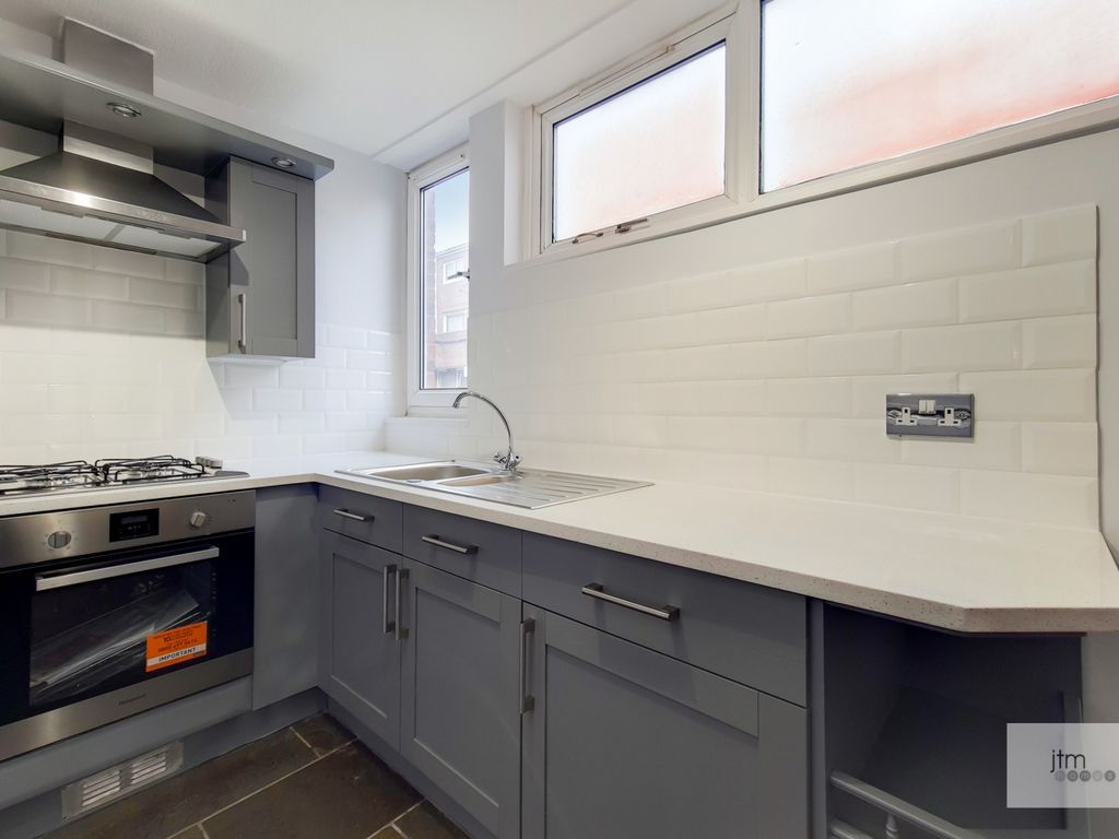 1 bed flat for sale in Holland Walk, London N19, £350,000