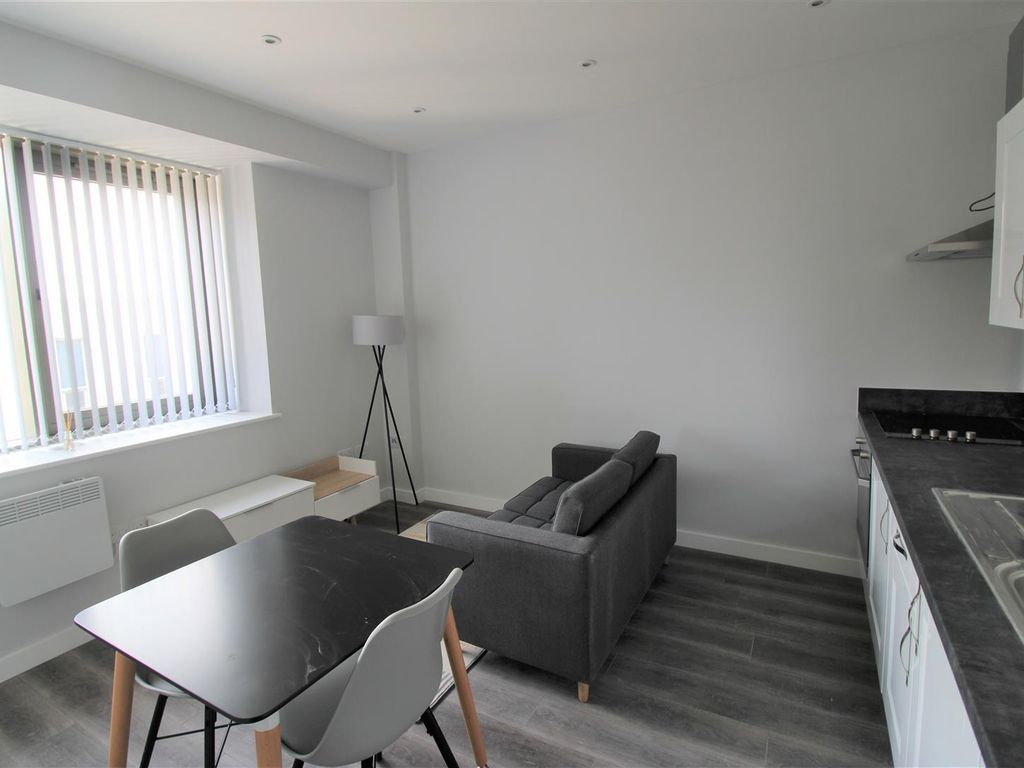 Studio to rent in Crosby Gardens, Crosby Road North, Waterloo, Liverpool L22, £695 pcm