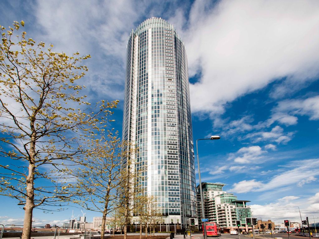 1 bed flat for sale in The Tower, St. Georges Wharf, London SW8, £650,000