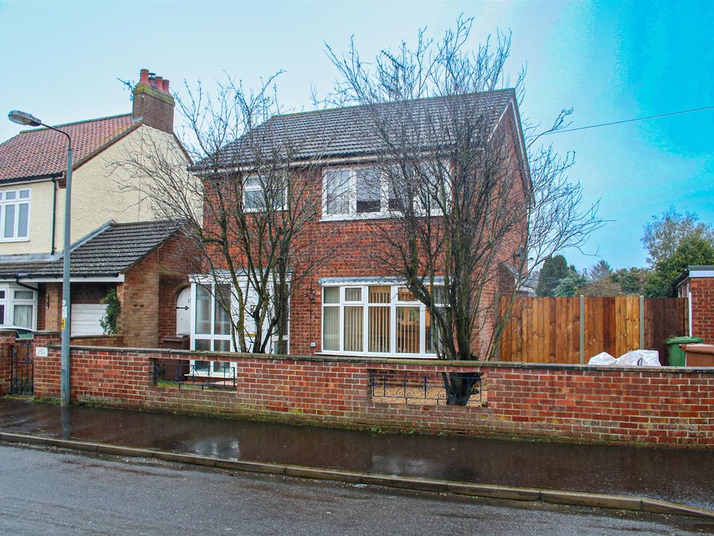 3 bed property for sale in Fairstead Road, Sprowston, Norwich NR7, £375,000