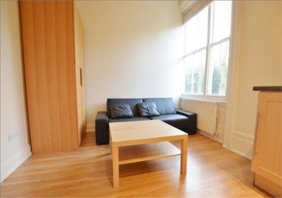 Studio to rent in Buckland Crescent, Swiss Cottage, London NW3, £1,582 pcm