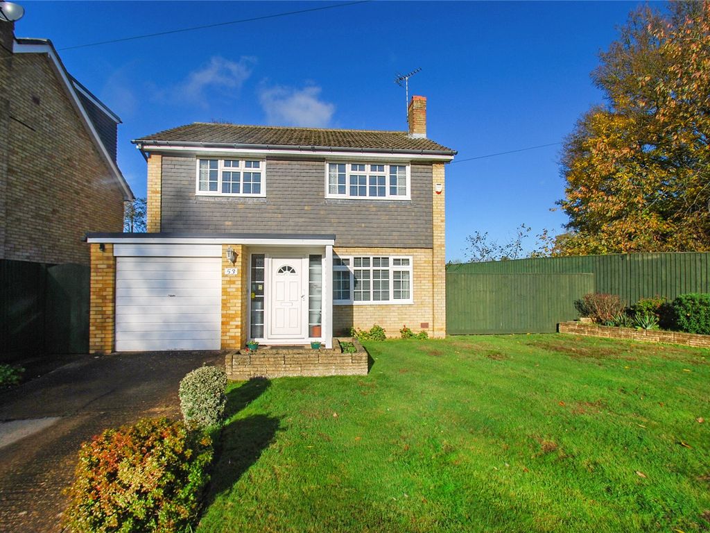 4 bed detached house for sale in The Spinney, Beaconsfield, Buckinghamshire HP9, £900,000