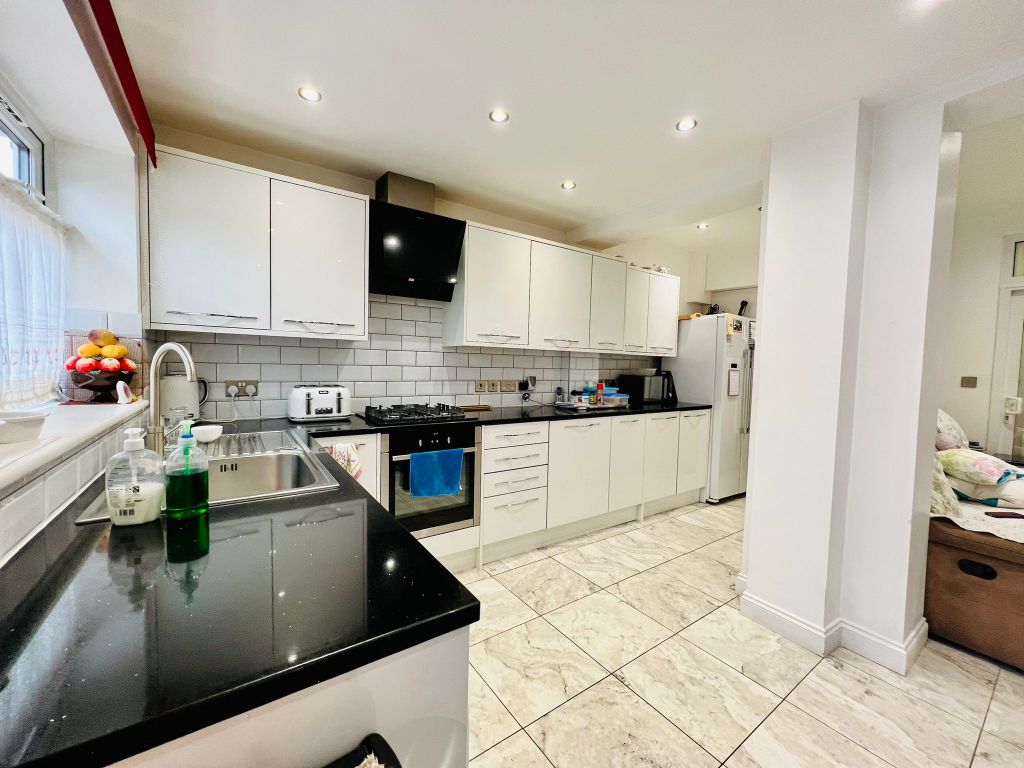 4 bed end terrace house for sale in Thurlow Gardens, Wembley HA0, £699,999