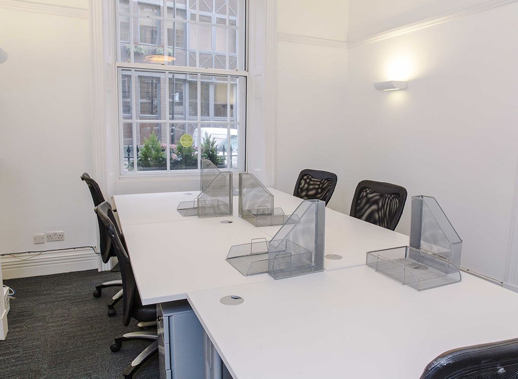 Office to let in St Thomas Street, London SE1, £360 pa