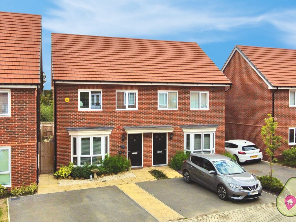 3 bed semi-detached house for sale in Cobham Drive, Spencers Wood, Reading RG7, £425,000