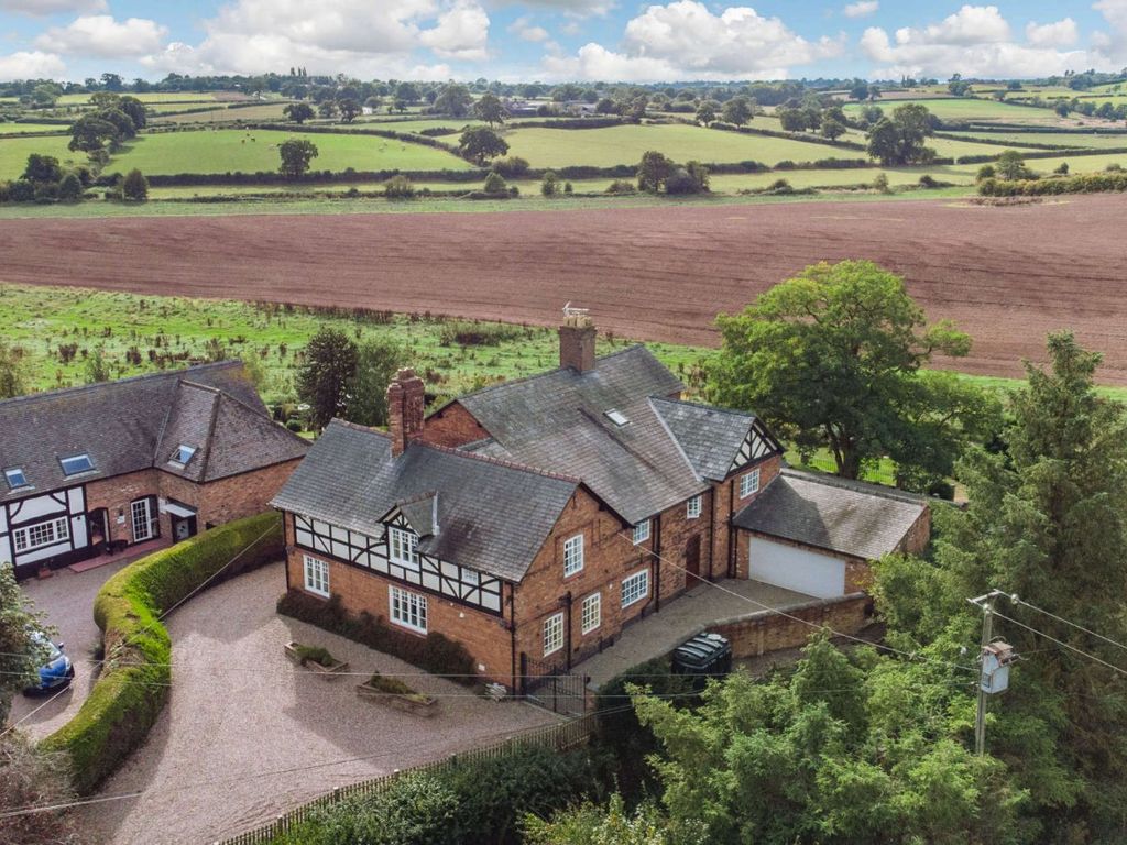 6 bed detached house for sale in Bickley Town Lane, Malpas, Cheshire SY14, £1,000,000