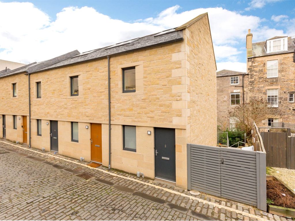 2 bed end terrace house for sale in Broughton Street Lane, New Town, Edinburgh EH1, £450,000