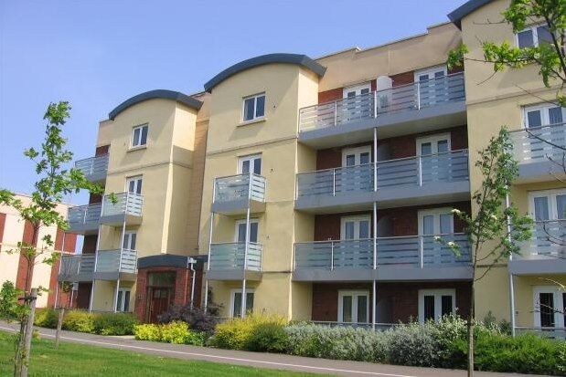 2 bed flat to rent in Heraldry Walk, Exeter EX2, £1,050 pcm