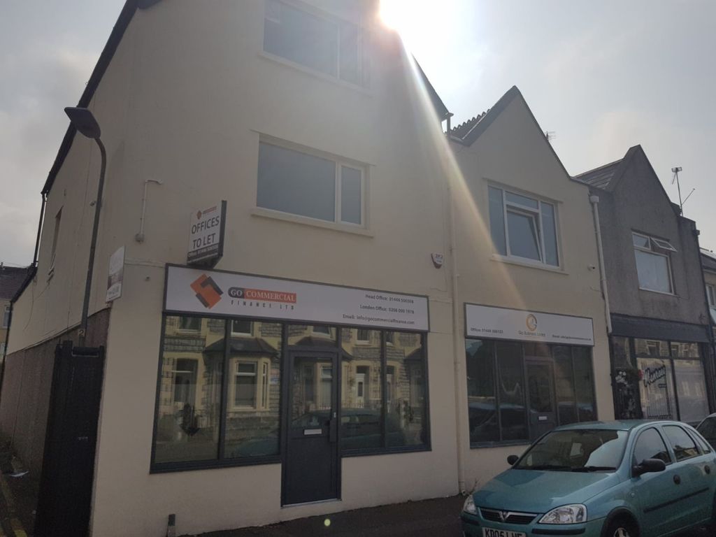 Commercial property to let in Suite 1, 1st Floor, 1-3 St. Marys Av, Barry CF63, £5,280 pa