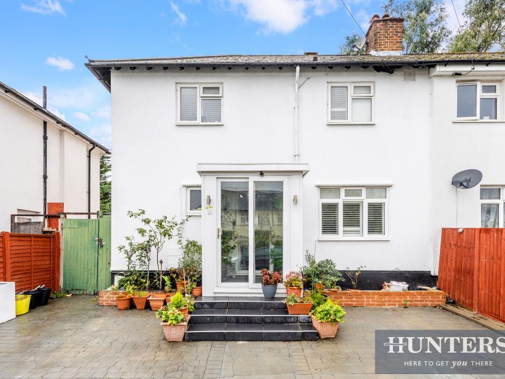 3 bed semi-detached house for sale in The Crescent, New Malden KT3, £600,000