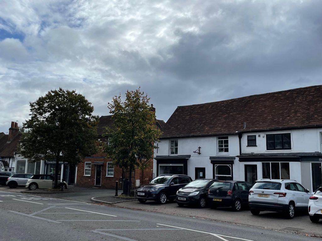 Retail premises to let in 30-32 London End, Beaconsfield, Buckinghamshire HP9, Non quoting