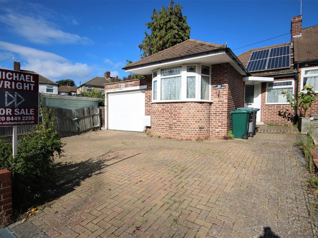 2 bed bungalow for sale in Langford Crescent, Cockfosters EN4, £575,000