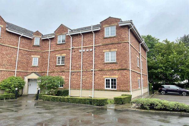 2 bed flat to rent in Fairfield Court, York YO24, £995 pcm