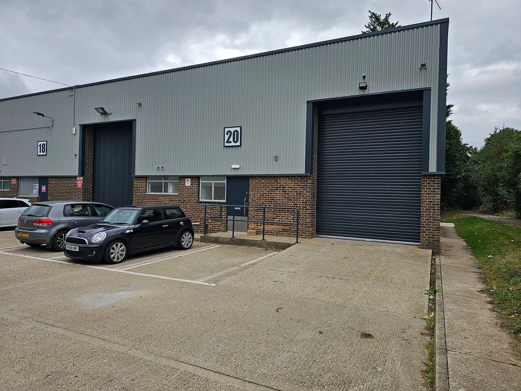 Warehouse to let in Dukes Park, Chelmsford CM2, Non quoting